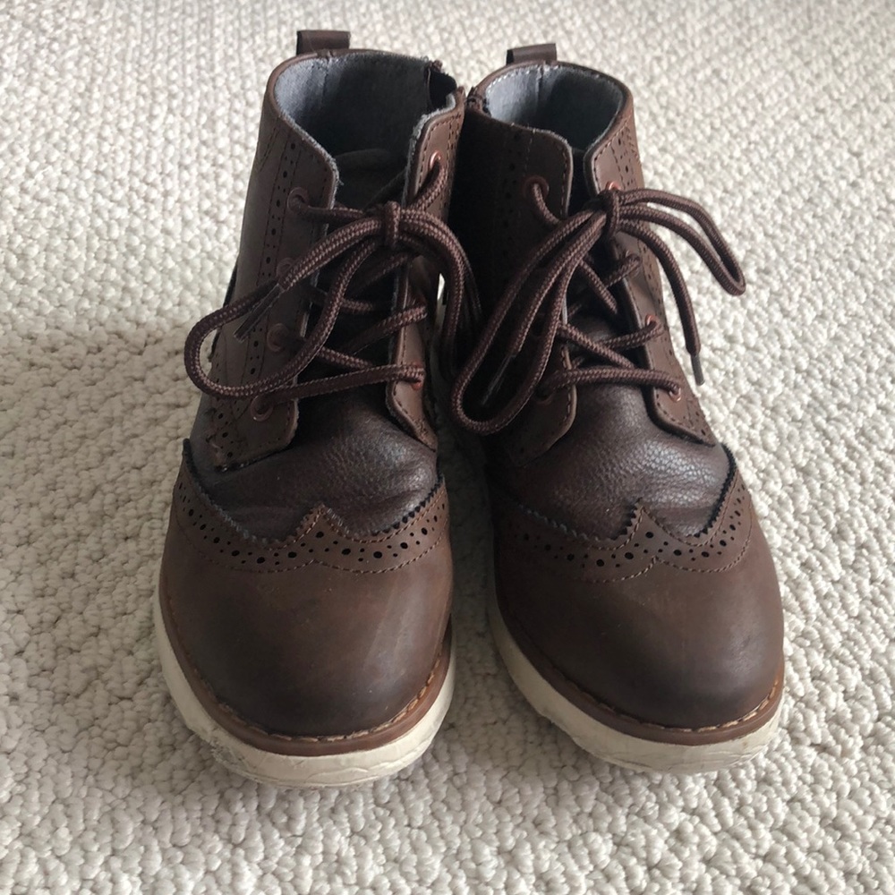 Cat&Jack boys high too dress shoe size 3